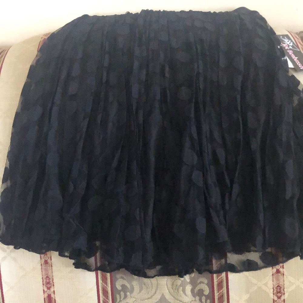 Joe Benbasset women’s detailed black elastic waist skirt